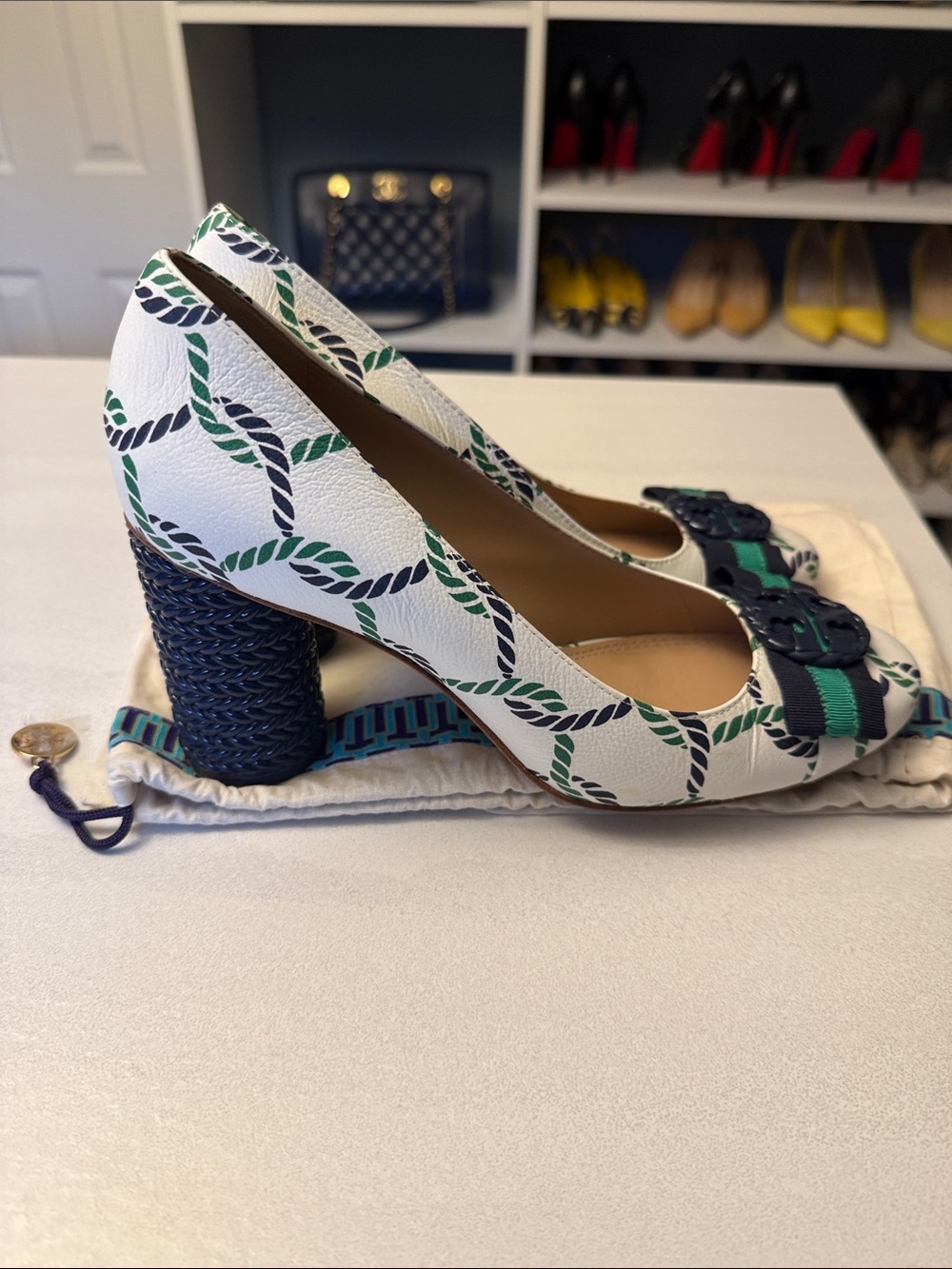 Tory Burch Maritime Nautical Rope-Print Pumps with Green & Black Bow Accent - Picture 2 of 10